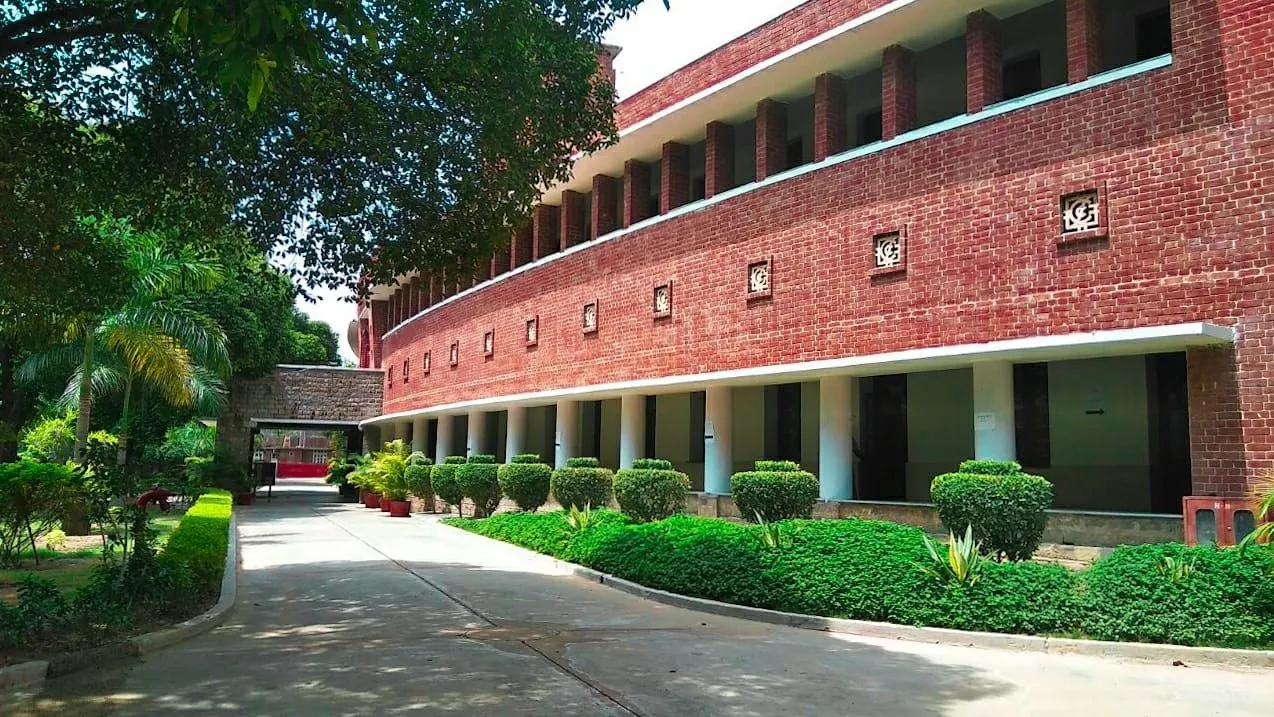 gallery 6