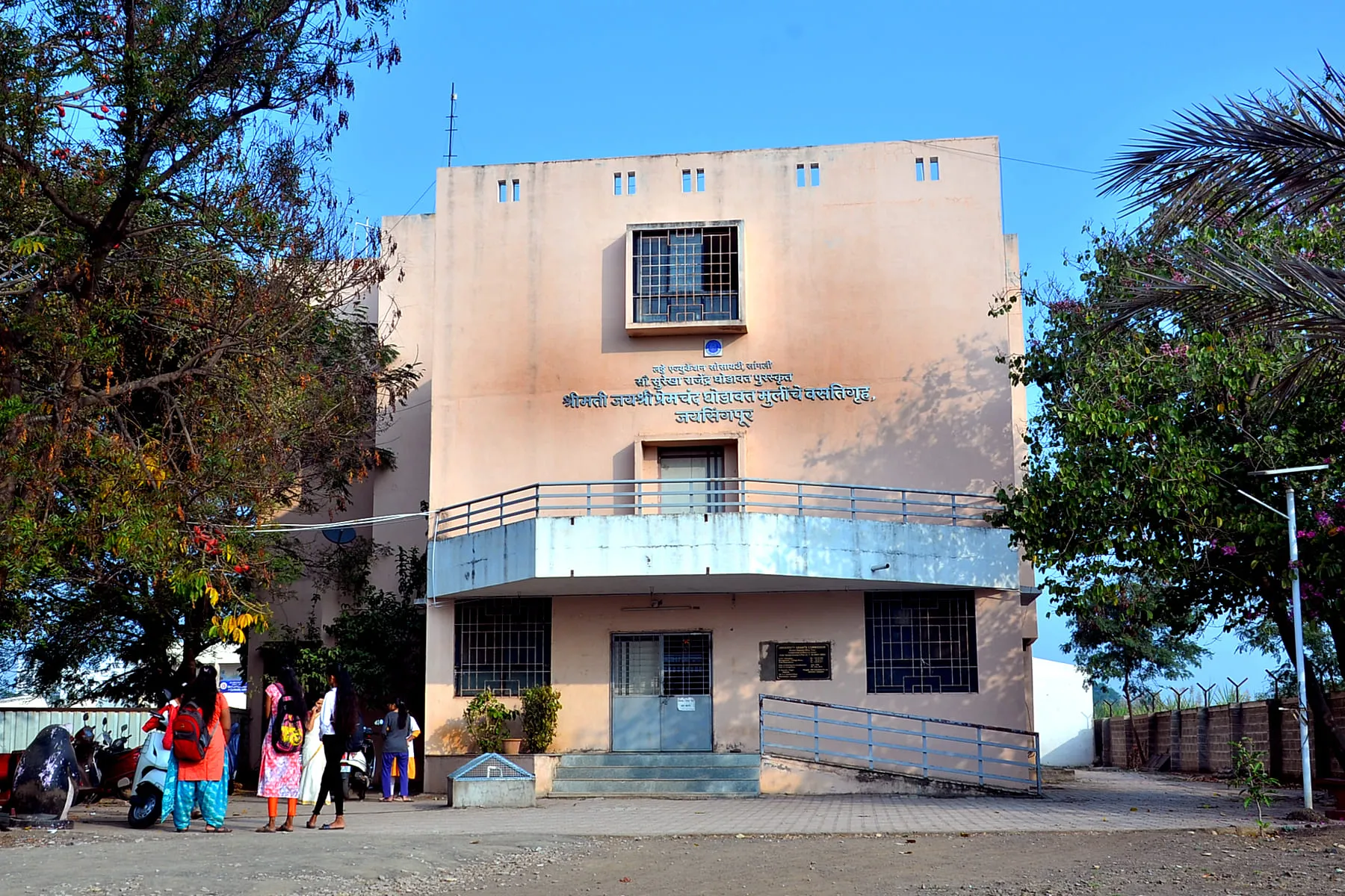 Gallery 4