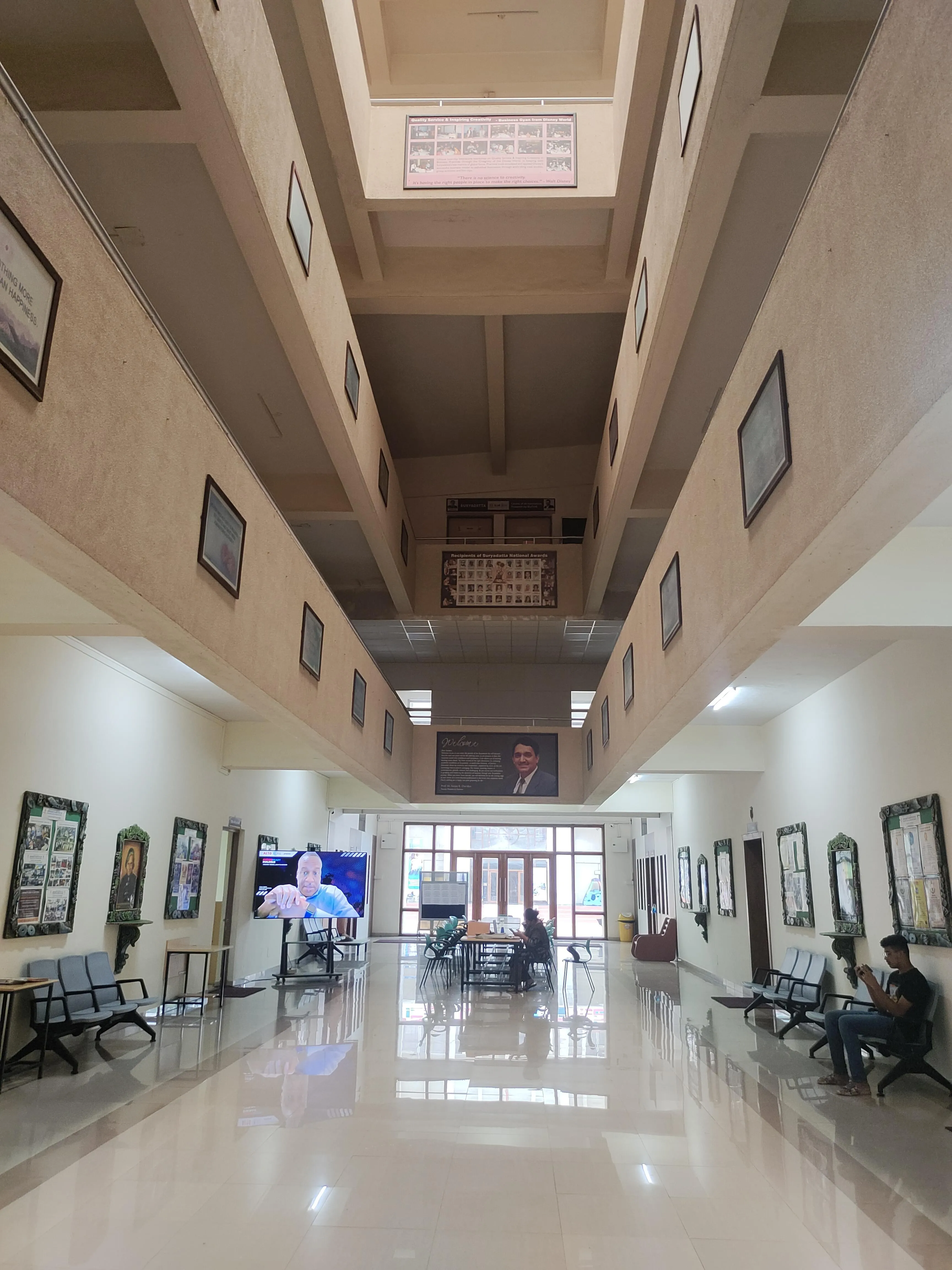 gallery 7